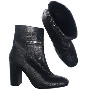 Free People Sz 41 Black Leather Snake Print Boots